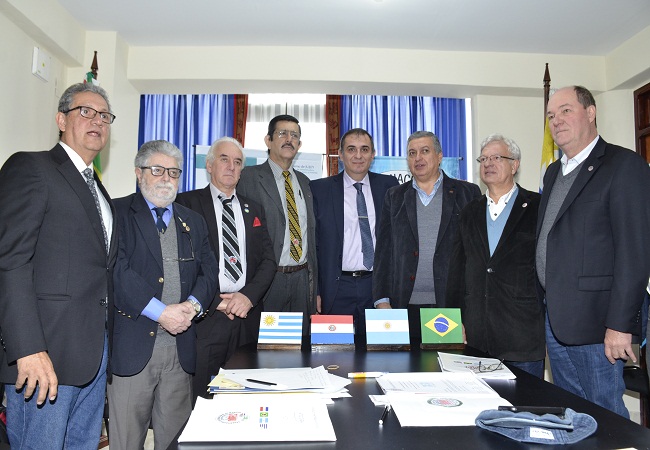 020816 Pte. de IVUJ junto a miembros de OITEC en Jujuy