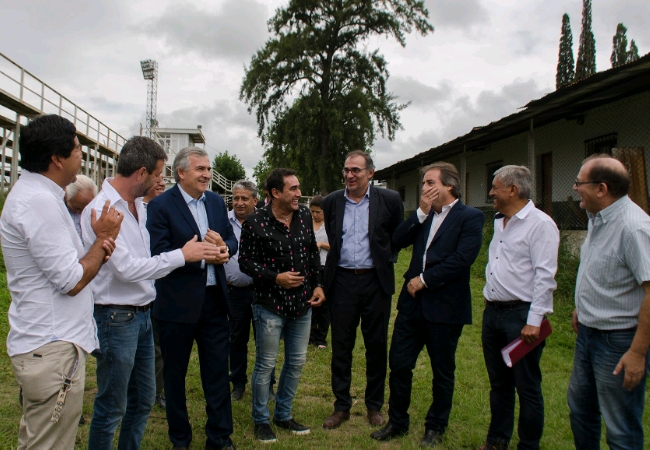 150319 1. Funcionarios Del IVUJ Junto Al Gobernador Visitan El Club AHZ En Palpala Crop 650x450